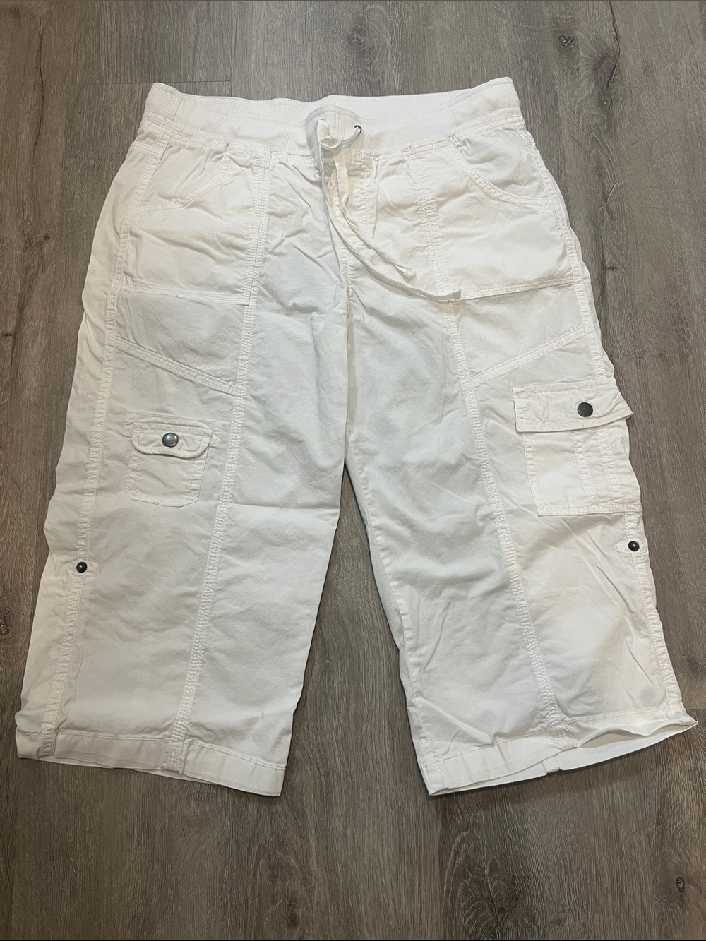 Style & Co. White Elastic Waist Shorts - Casual Pull-On